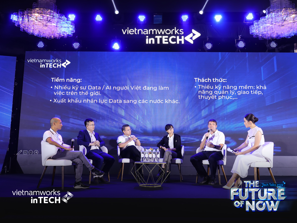 Phiên thảo luận Tech Talks 2022 về "Bức tranh nhân lực ngành AI tại Việt Nam"